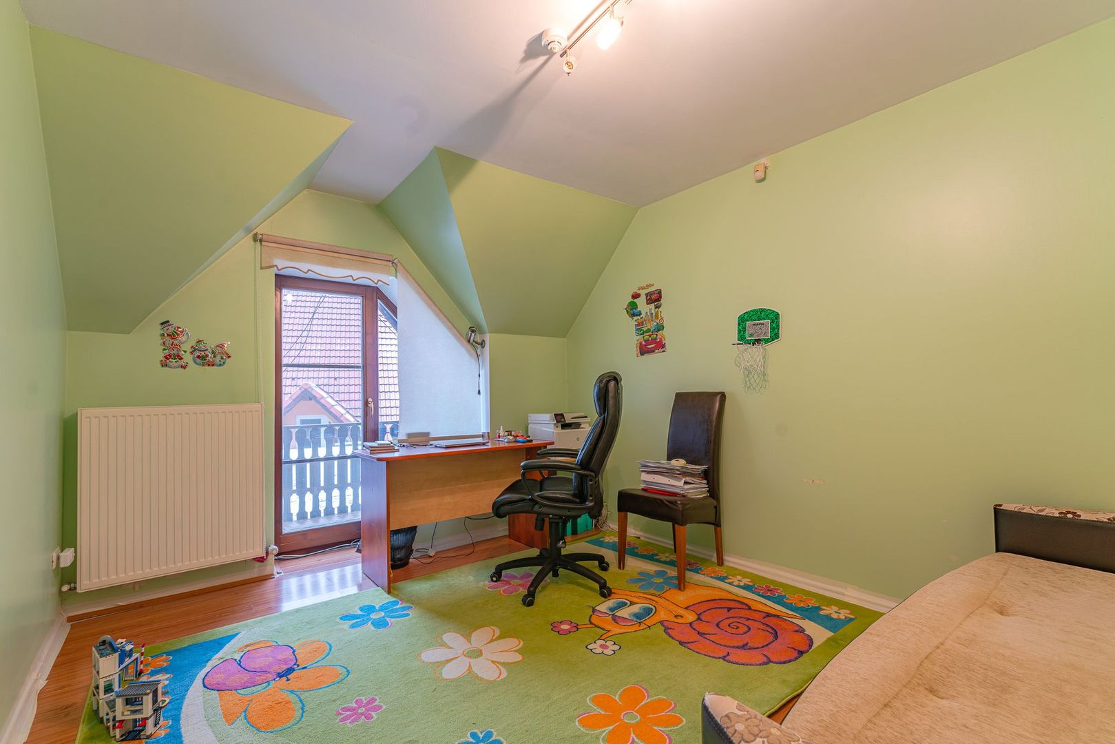 Ansamblu imobiliar compus din 2 proprietati si 700 mp teren - Poză 13