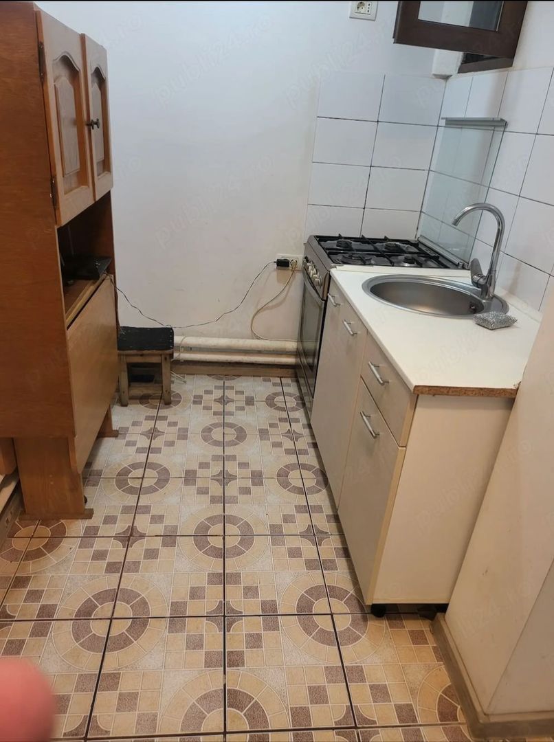 GARSONIERA GIURGIULUI,BUCATARIE ICNHISA, MOBILATA/UTILATA, CURATA - Poză 7