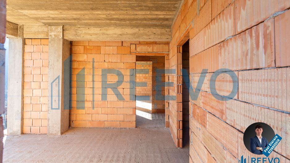 Pensiune/Vilă la roșu P+E+M în Sărata - Poză 10