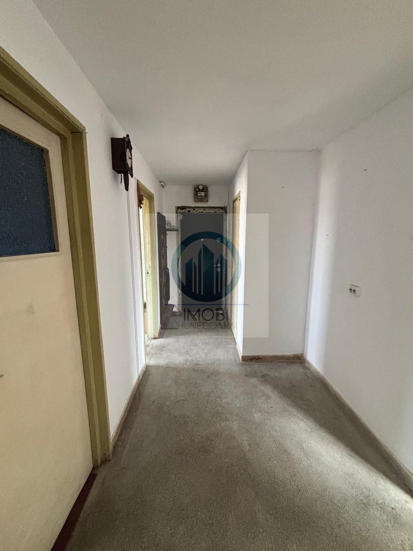 Apartament 2 camere decomandat situat Deva, strada Maraști etaj 4 - Poză 6