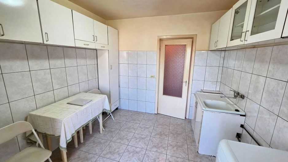 Vand apartament cu 2 camere decomandat in Calea Lipovei - Poză 15