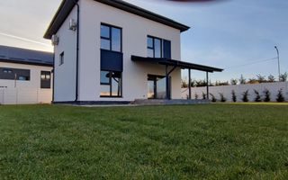 Vilă Individuală cu 700 mp Teren și Mansardă Amenajată - Poză 27