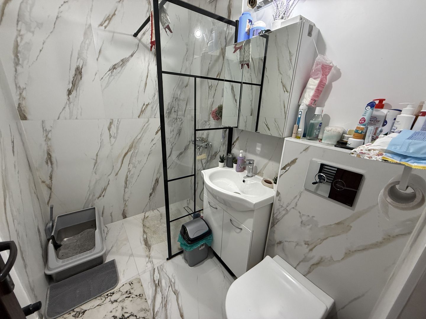 Apartament 3 cam modern complet renovat - mobilat Campina- central - Poză 8