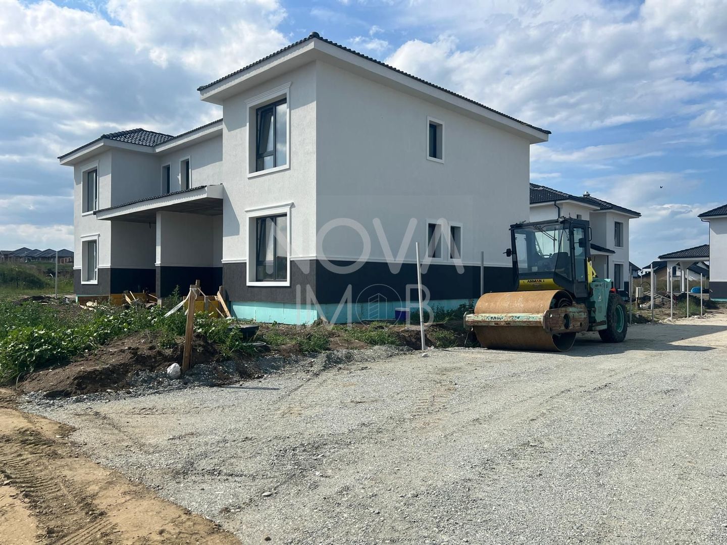 Casa tip duplex 5 camere, 215 mp gradina - Sura Mica - Poză 1