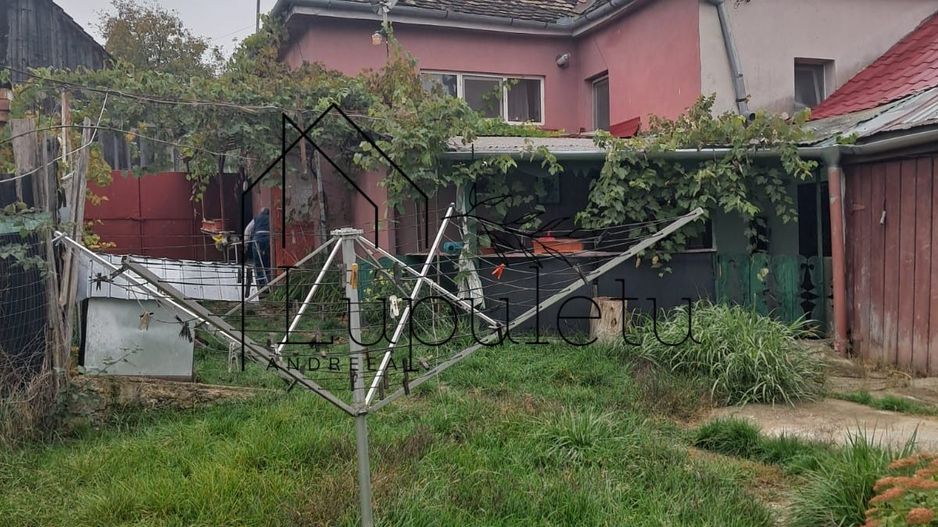 Casă de Vânzare | 3 Camere | 140 MPU | Anexe | Comuna Rosia - Poză 14