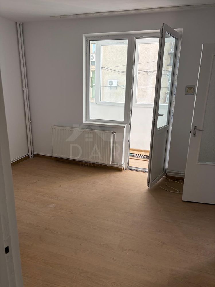 Vindem apartament 2 camere ultracentral - Poză 3