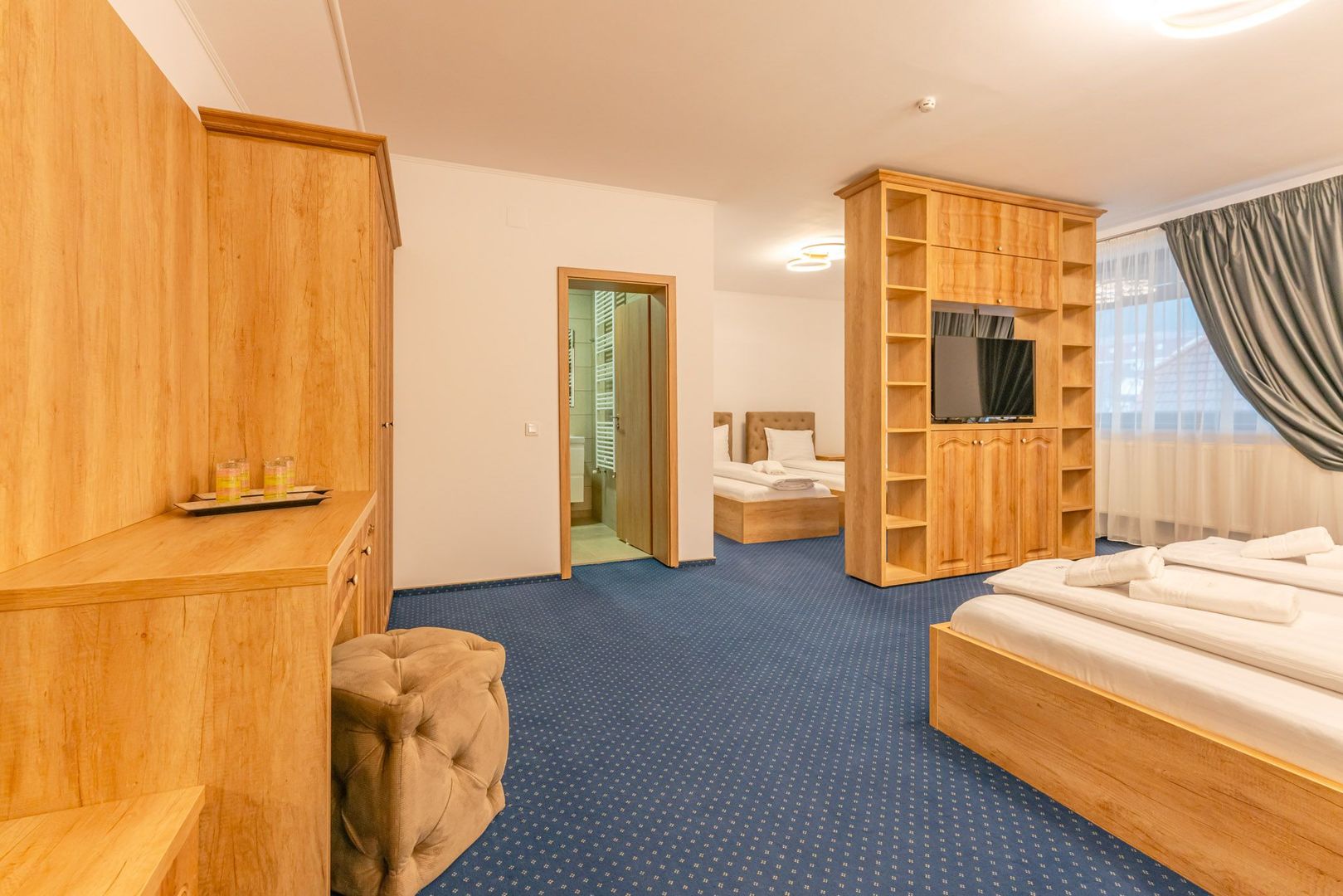 Pensiune Râșnov, 13 camere plus locuință proprietar, zonă Cetate - Poză 32