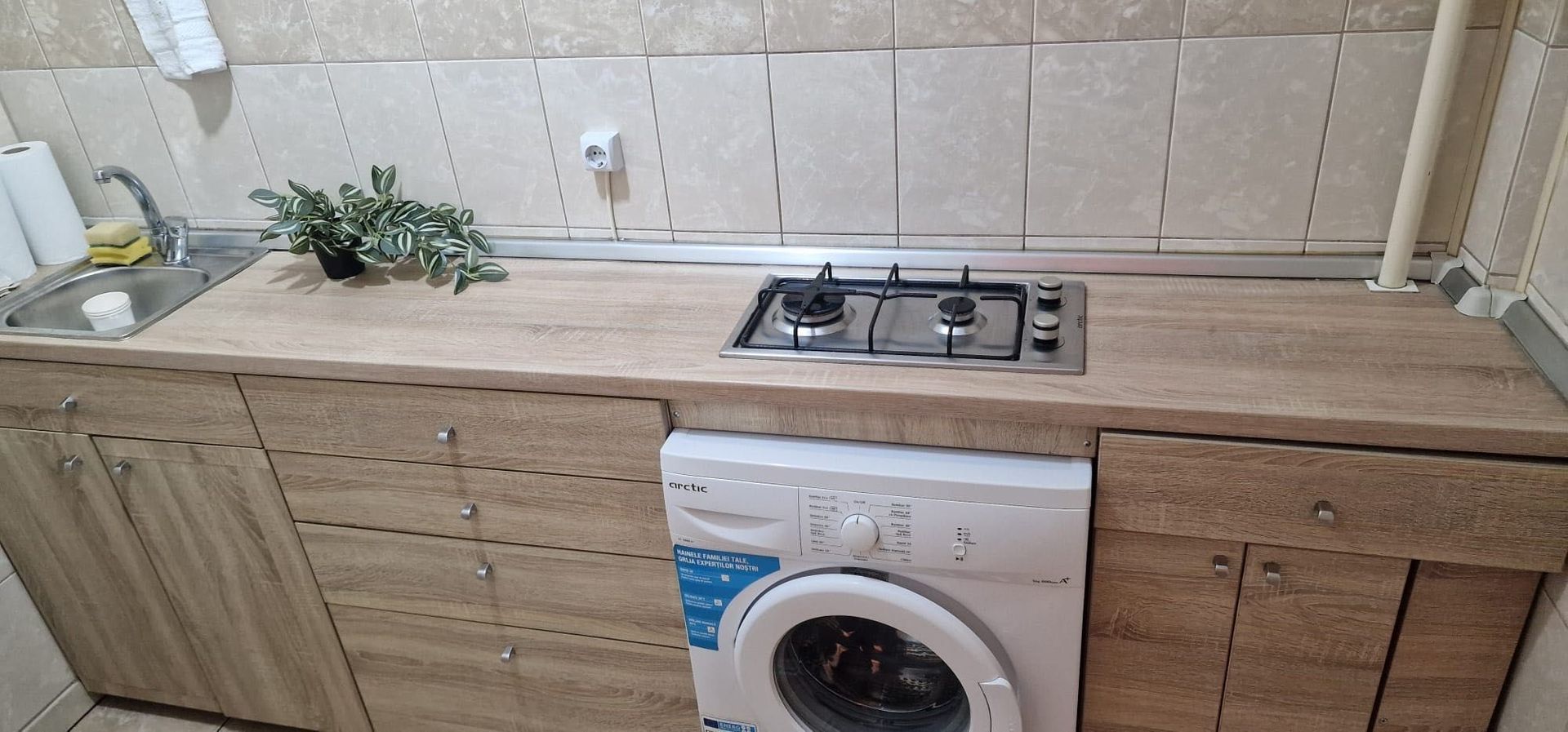 Garsonieră modernă, etaj 2, AC, 5 min metrou Titan - Poză 7