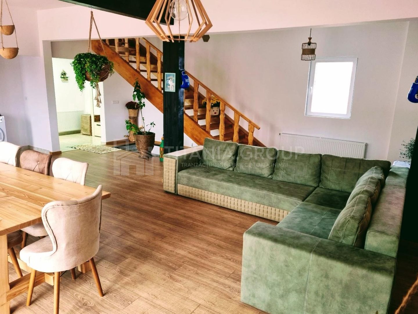 INVESTITIE Vila moderna + vila la rosu, teren 1480 padure - Poză 26