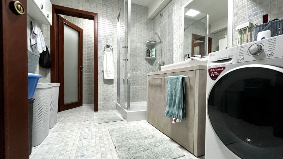 Casa spațioasă și primitoare cu garaj dublu, în Braytim – Soarelui - Poză 30