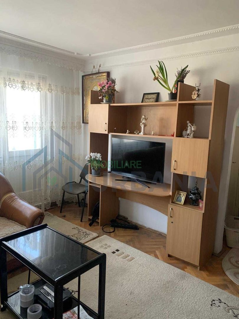 Apartament 3 camere, mobilat, zona Centrală – Podu Roș, Iași, cu loc de parcare inclus - Poză 1