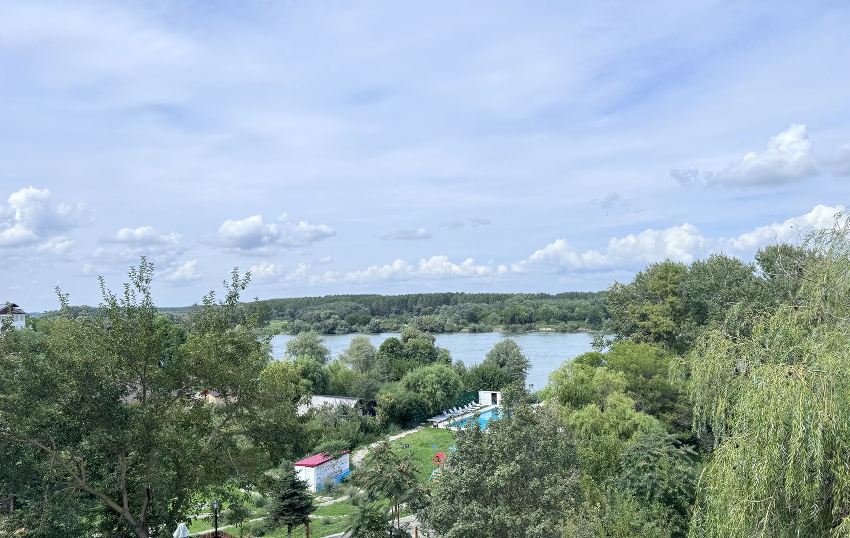 Hotel 20 camere Delta Dunarii 50 m deschidere teren 6000 mp acces auto - Poză 27