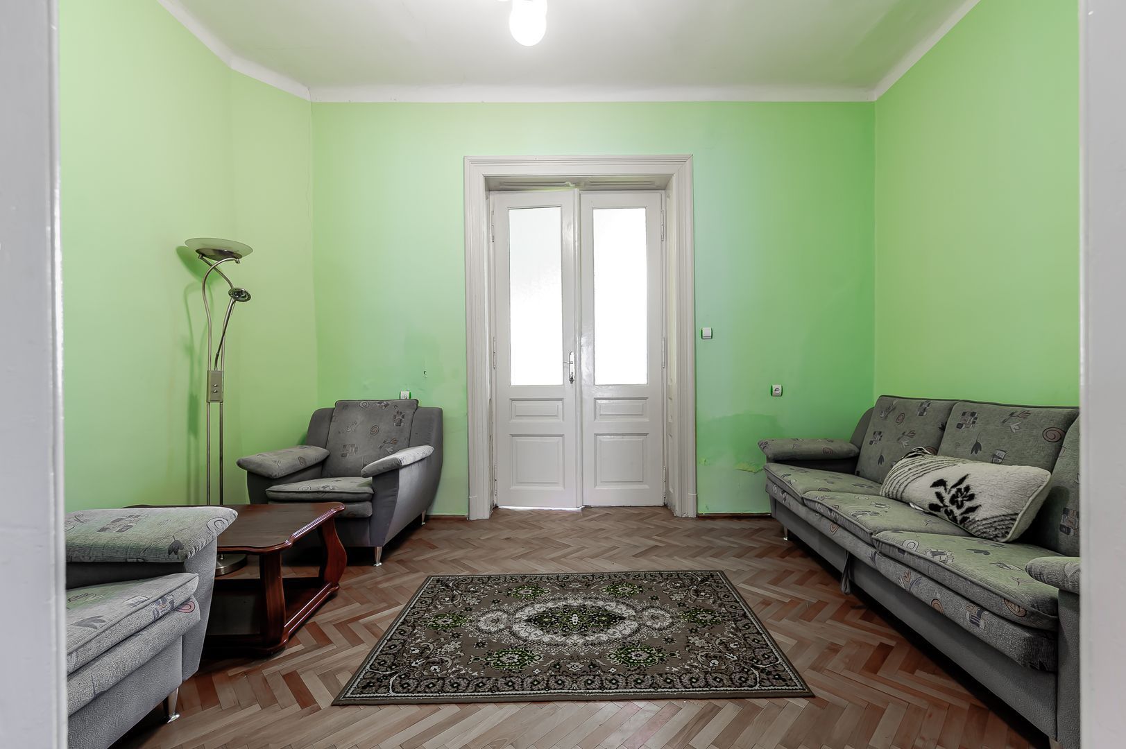 Locuință spațioasă cu grădină mare în Aradul Nou, calea Timișorii - Poză 12