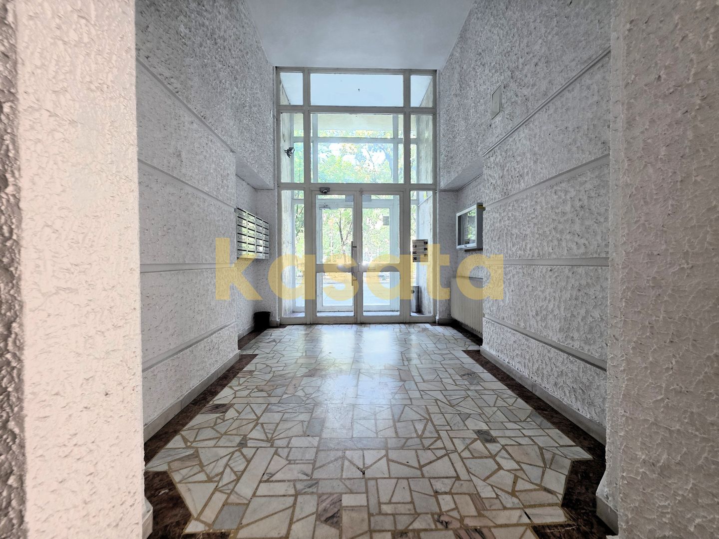 Apartament 3 camere, 81 mp, renovat 2019 – spațios, luminos - Poză 15