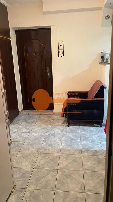 2 Camere Crangasi(Bloc Reabilitat-6 Minute de Metrou) - Poză 3