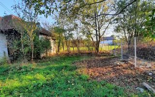 Teren Intravilan, central, perfect plat, 1212 m2, 38 euro m2 - Poză 1