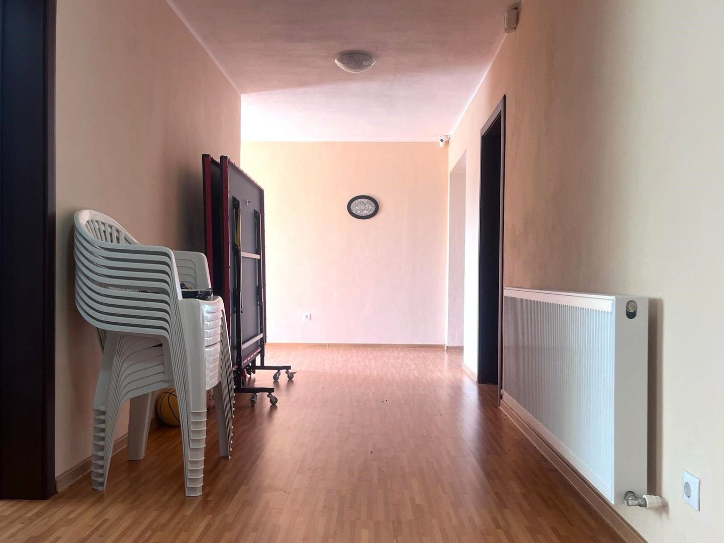 Priveliste frumoasa! Vanzare casa cu 3 camere in Sotanga! - Poză 16