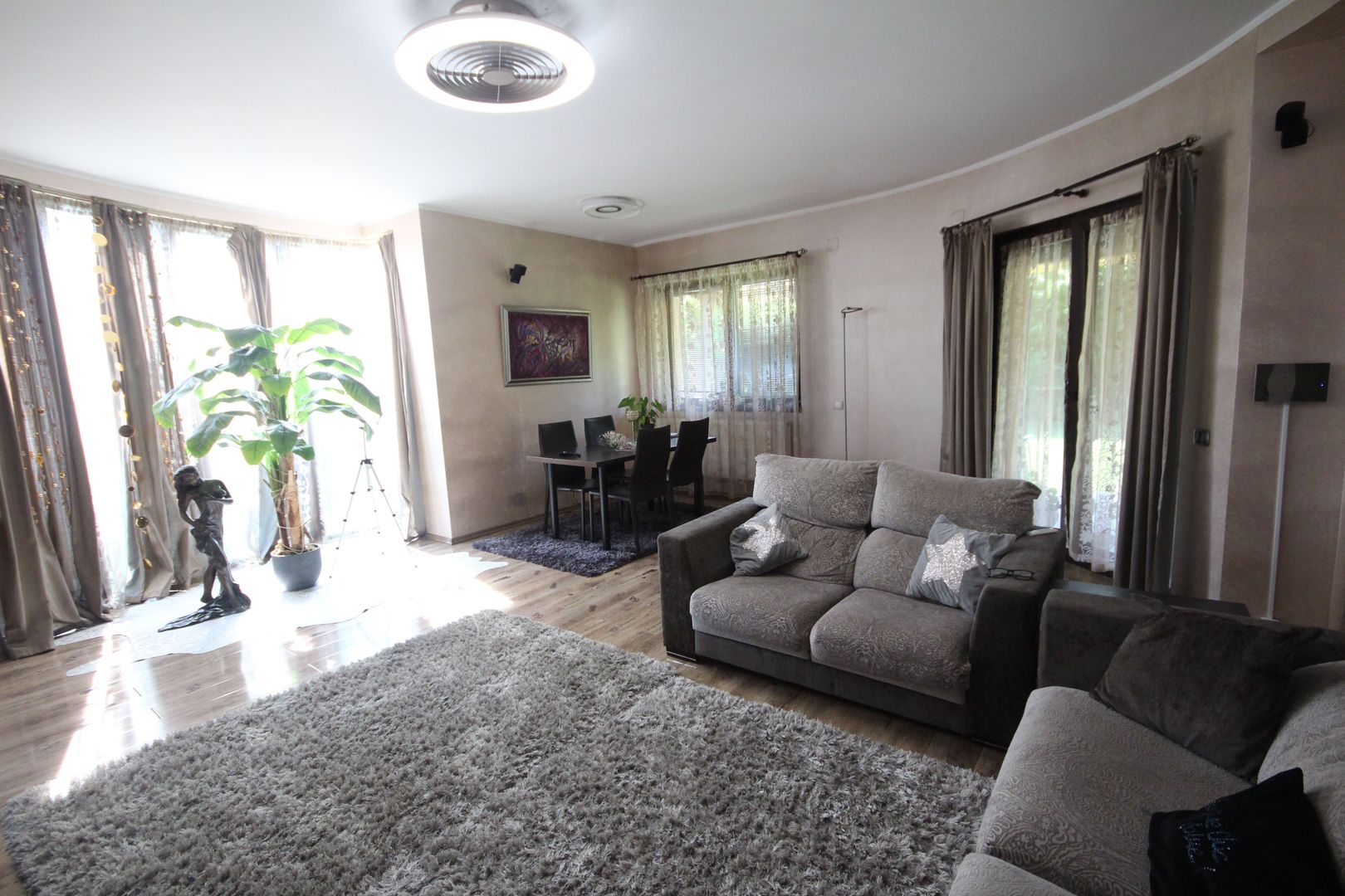 Ideala pentru o familie - Poză 1