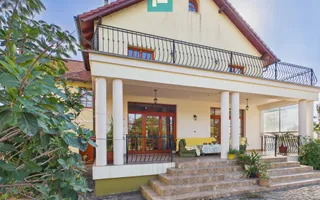 Vilă cu arhitectură deosebită în Aradul Nou - Poză 19