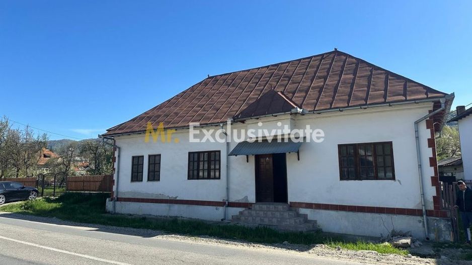 Casă  în Comuna Corbi, Argeș – ideală pentru afacere - Poză 2