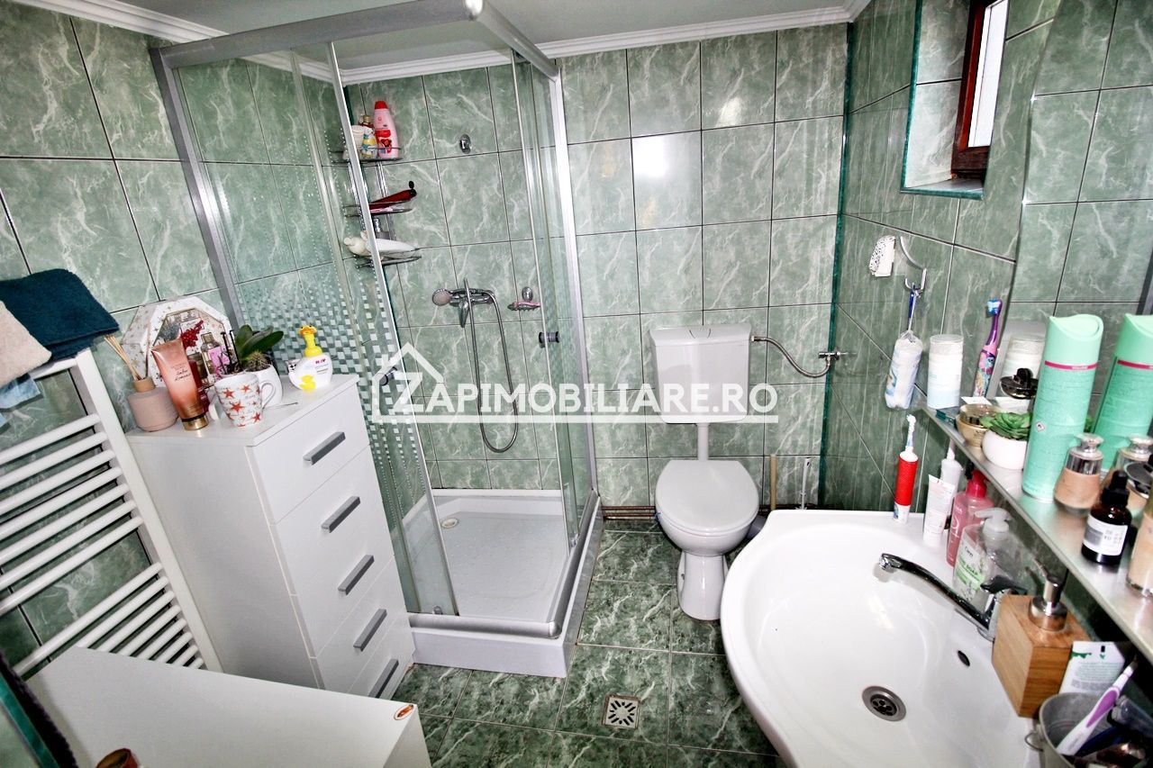 Casa 6 camere, 150mp.utili,527mp teren, zona semicentral - Poză 10