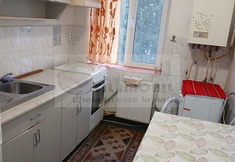 Apartament cu 2 camere - Bvd Socola - 42 mp - 67.000 euro ! - Poză 1