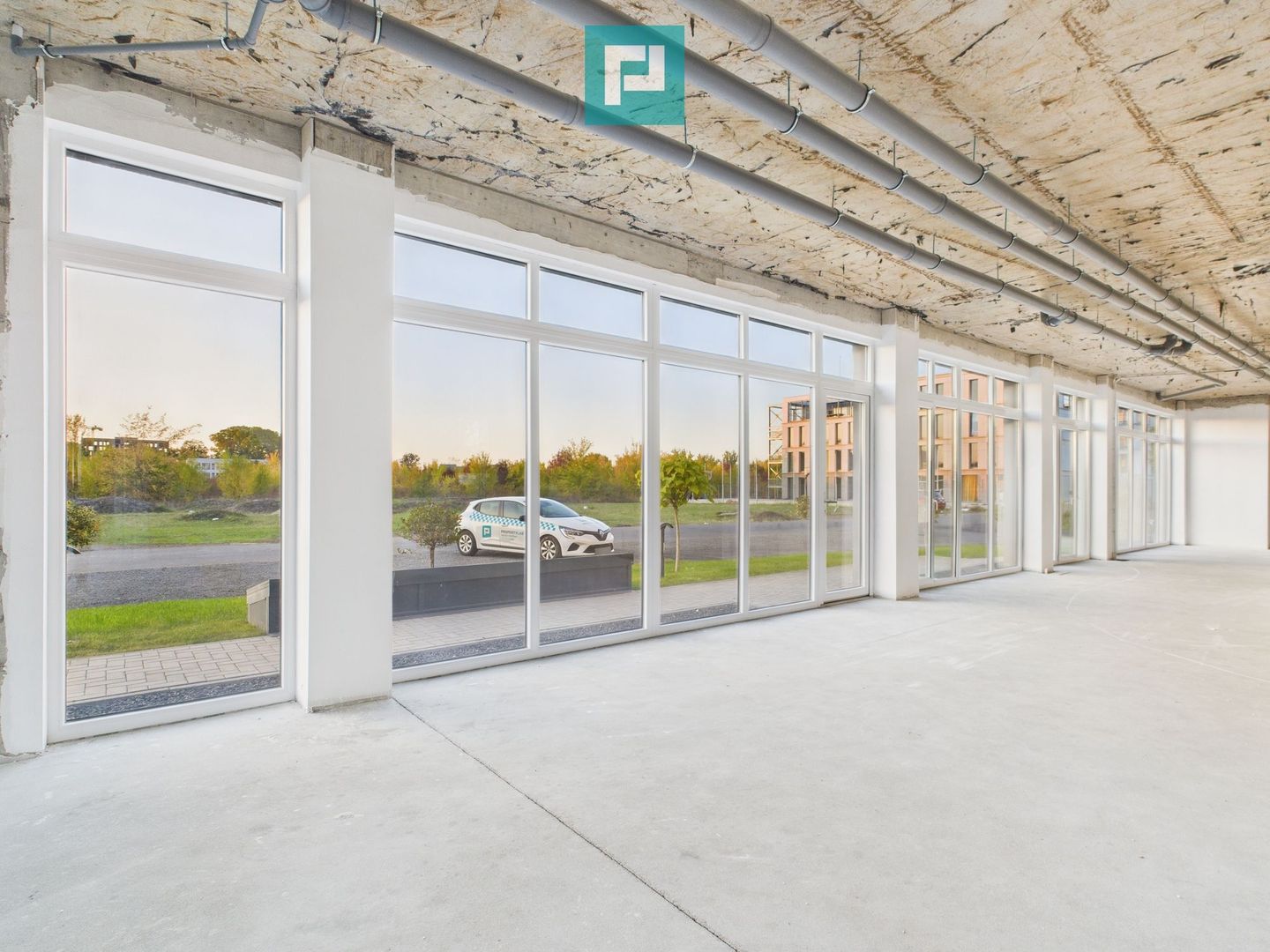 Spațiu comercial 208 mp + 5 parcări, Zona Aradului - Poză 3