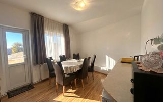 Casa de vanzare 200 mp cu spatiu comercial la parter, strada Lunga - Poză 1