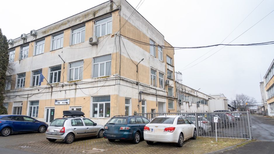 De vânzare - clădire de birouri, zona industrială, Tg. Mureș - Poză 1