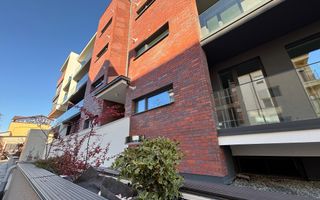 Apartament PREMIUM 3 camere cu GARAJ si boxa - zona Centrala - Poză 24