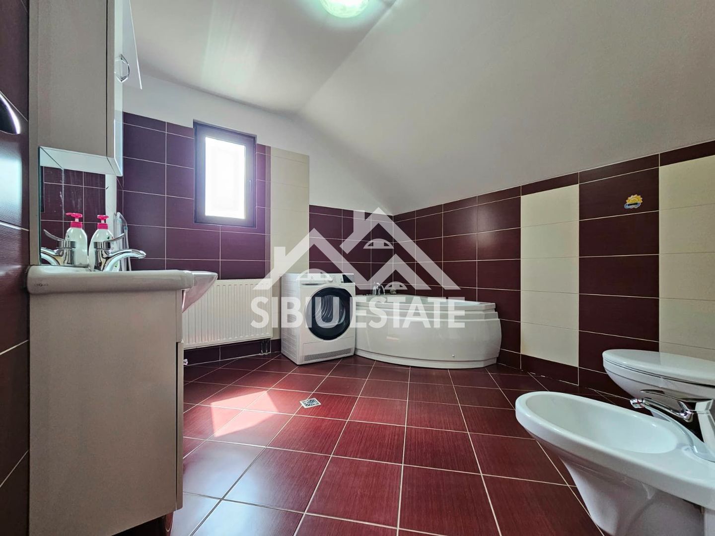 Casa de inchiriat 6 parcari - Poză 8