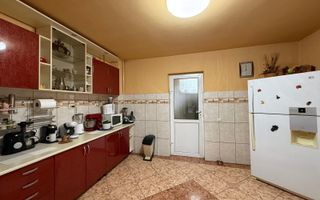 Casa de Vânzare 4 camere Sigmir - Poză 10