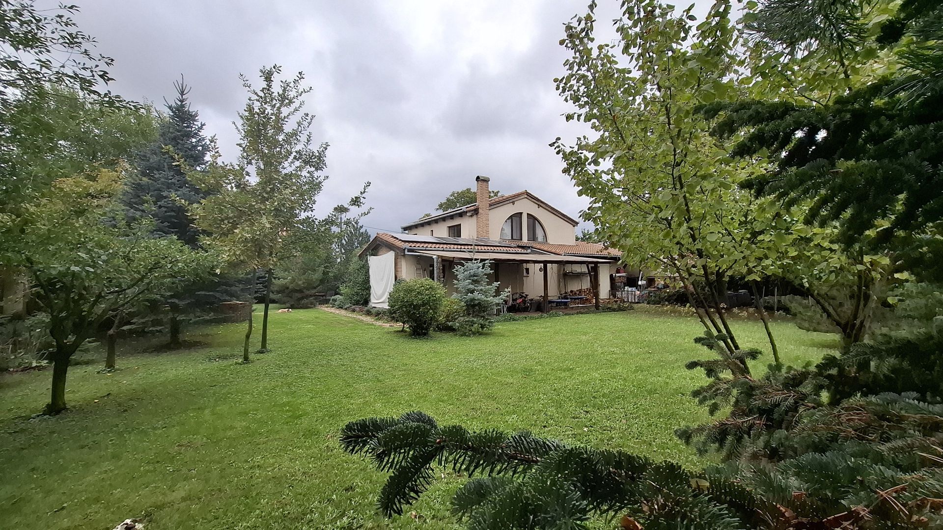 Casă de vis în Giroc – Eleganță clasică, spațiu vast și confortabil - Poză 2