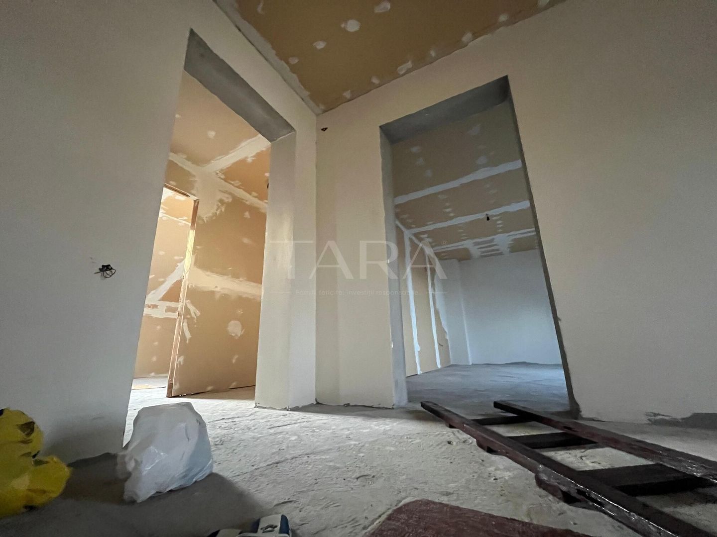 Vanzare casă cu 6 camere,  zona Someseni, central. Ideal familie. - Poză 10