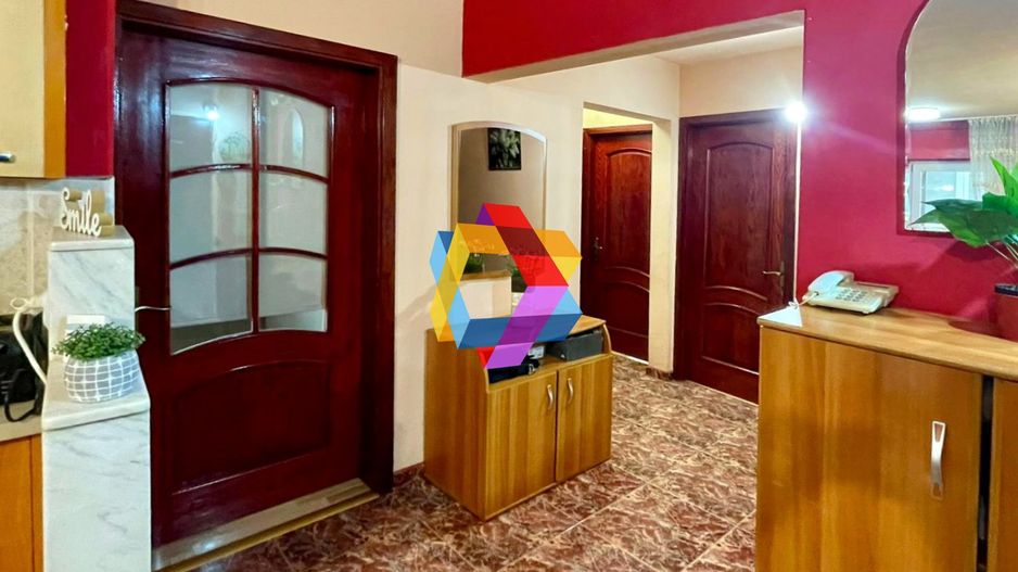 Apartament cu patru camere, zona Judetean 77mp - Poză 4