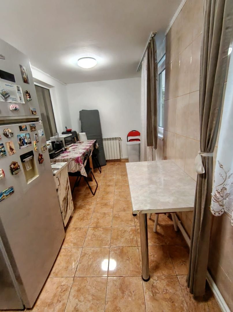 De vanzare apartament 3 camere – Micro 40 – Parter cu gradina - Poză 7