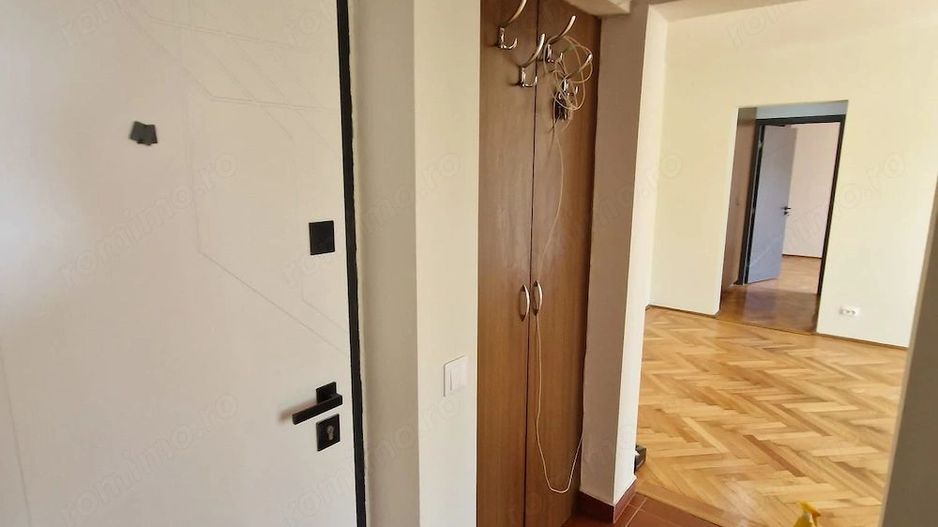 🔑 Vanzare apartament 3 camere – Zona Titan / Piața Miniș - Poză 5