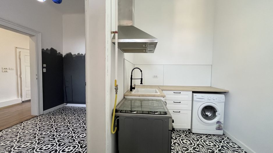 Un apartament spațios cu  2 camere, in , zona Centrala - Take Ionescu - Poză 10