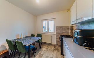 Apartament 2 camere, zona 300, decomandat, etaj 1 - Poză 5