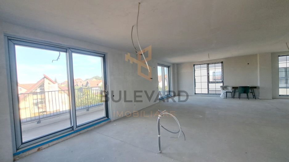 Penthouse 150 mp utili+ terase 200 mp+ 2 parcari subterane +curte 120 mp - Poză 3