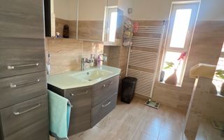 Vilă spațioasă, Dorobantilor–Pretabilă pentru 2 familii,  1570mp teren - Poză 5