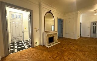 Apartament in vila  - renovat lux , 4 camere - Poză 1