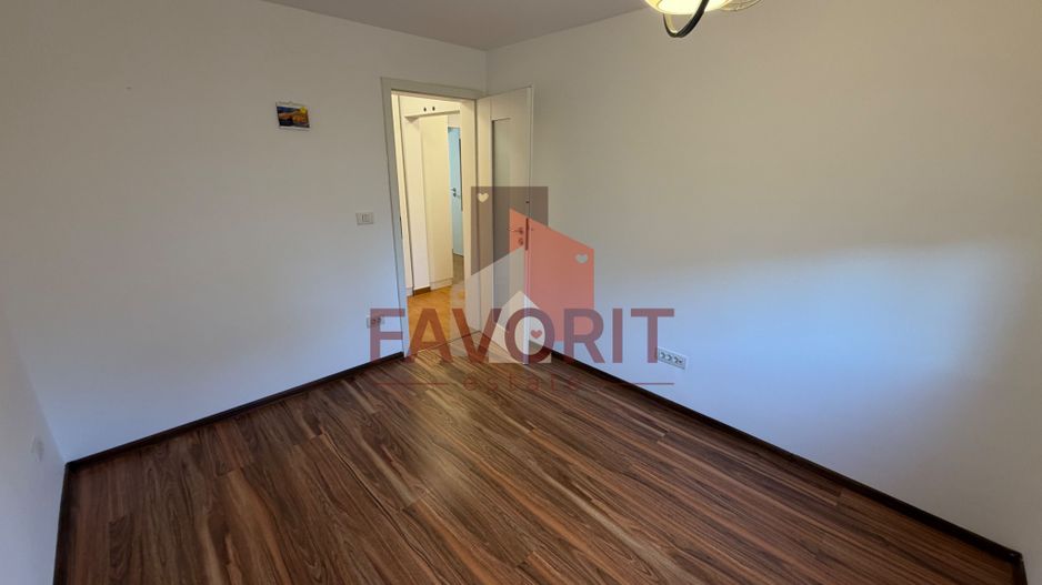 Etaj 2. Disponibil imediat. Garaj. Pozitie excelenta - Poză 21