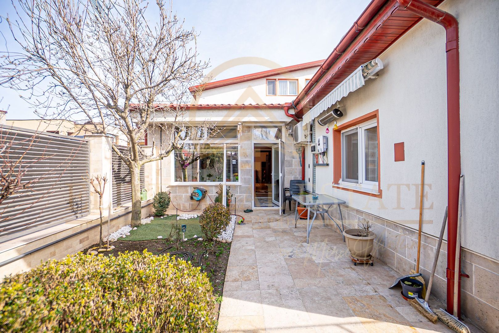 Casa P+1+M - 5 camere - Garaj - Panouri Fotovoltaice - Bratianu - Poză 2