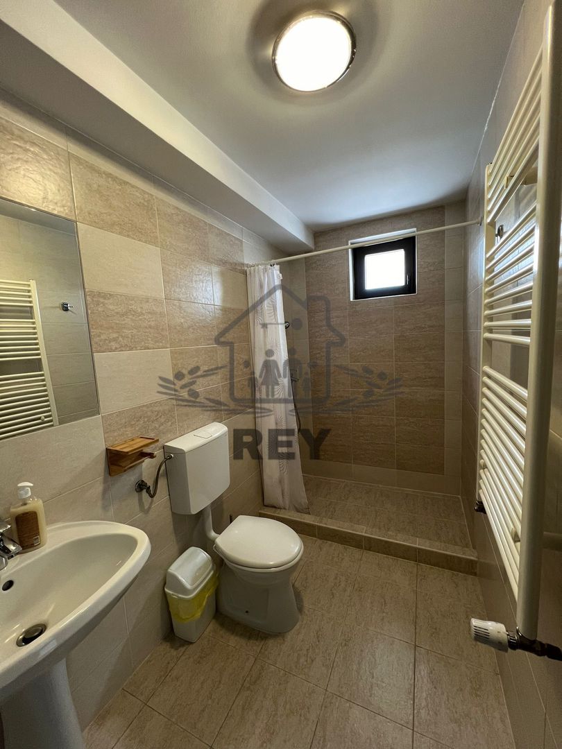 Vila / Hotel de vânzare în Păltiniș - Poză 11