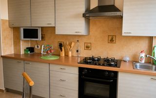 De vânzare apartament 3 camere decomandat, complet mobilat și utilat – - Poză 9