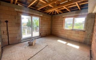 Casă individuală de vânzare | Dispunere pe 2 niveluri | Dezmir - Poză 1