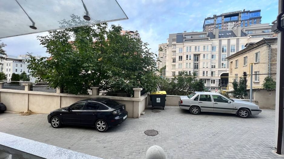 Apartament cu 3 camere de vânzare - Poză 4