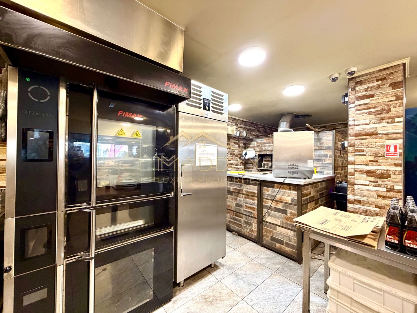 Spatiu Comercial  *731mp* / VAD stradal 31m / 19 locuri de parcare // Unirii - Poză 19