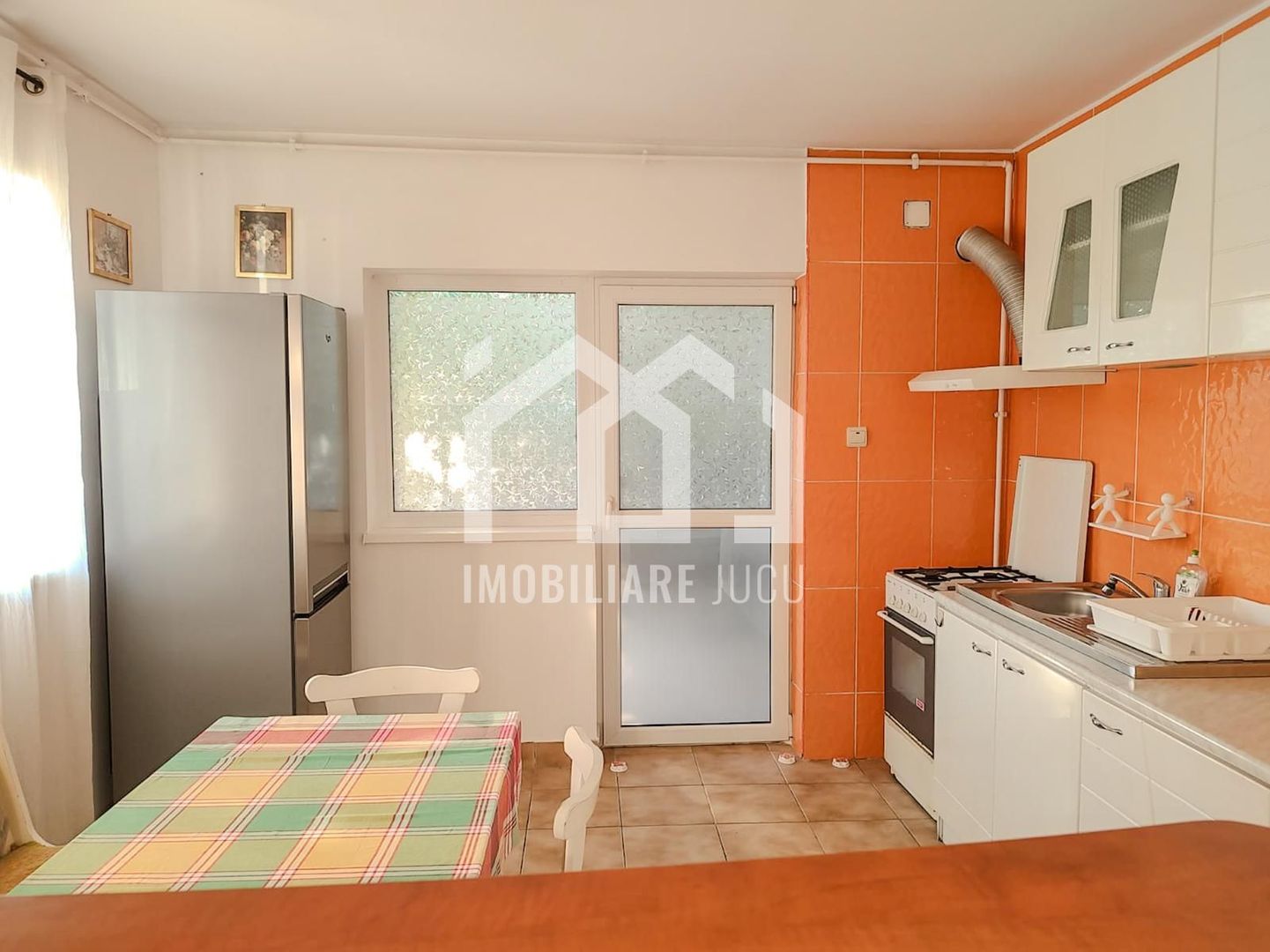 De Inchiriat Casa Individuala cu 3 camere, Garaj, Jucu de Mijloc - Poză 4